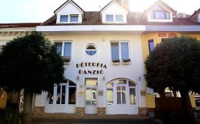 Péterfia Panzió